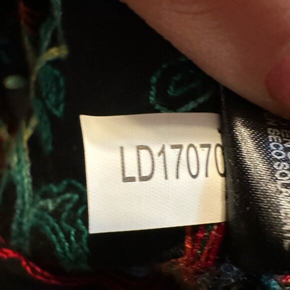 Gianni Bini Floral Embroidered Off-Shoulder Top with Adjustable Straps S EUC - Picture 4 of 9